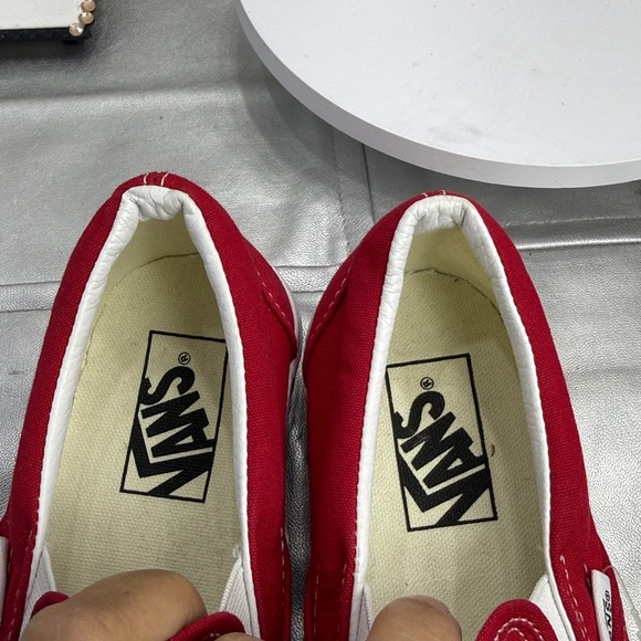 (S0)Vans Classic Checker Red
Blood Drip Sneakers, size 4.5 men's, size 6 women's - Picture 8 of 9